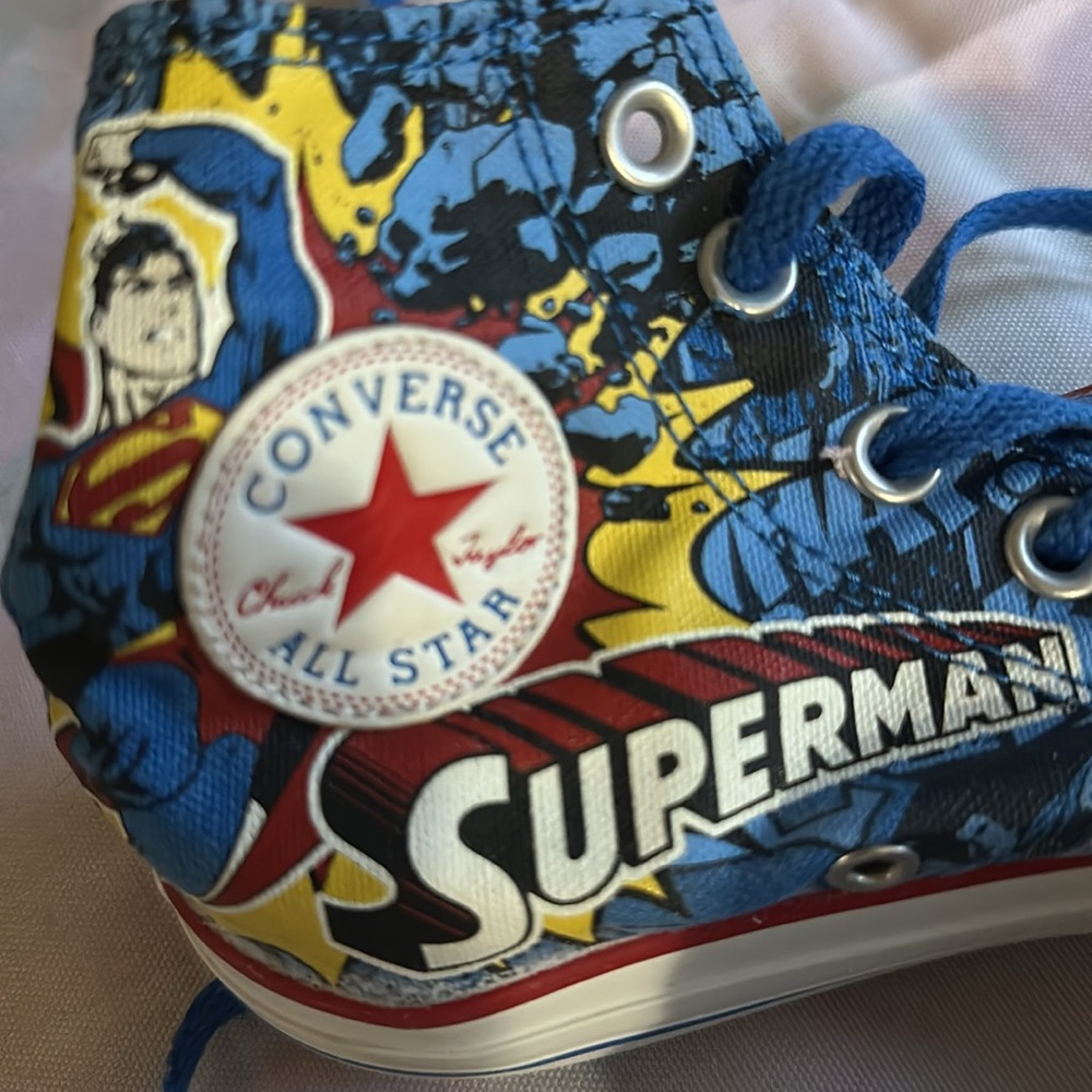 Converse high tops SUPERMAN LTD EDITION RARE EUC SHOES SZ 6 - Picture 6 of 6